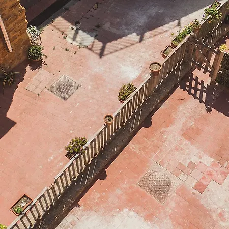 Cattedrale לינה וארוחת בוקר