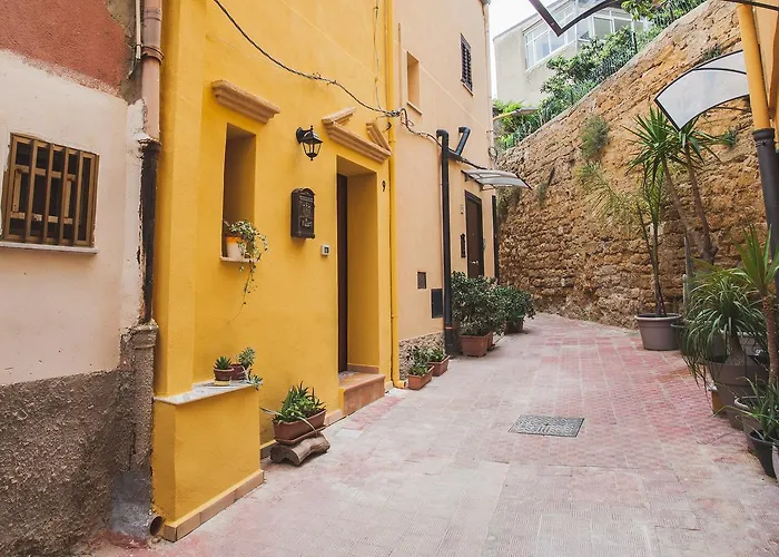 Cattedrale לינה וארוחת בוקר 3*